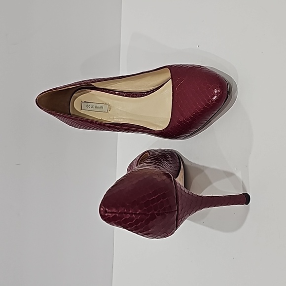 Cole Haan Vandam Pumps Burgundy Sneak Skin Emboss Size 7.5 round toe - Picture 11 of 14